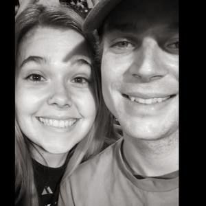 Meet your Posher, Simona